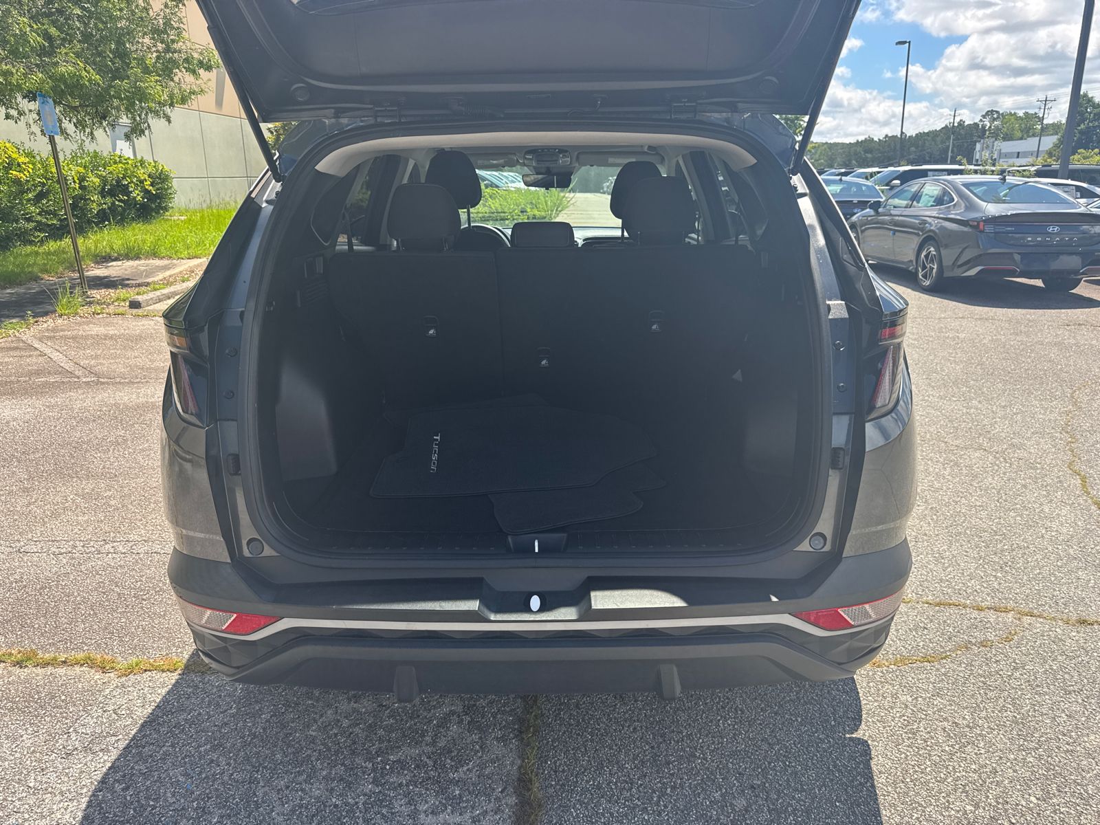 Used 2022 Gray Hyundai SEL image 18