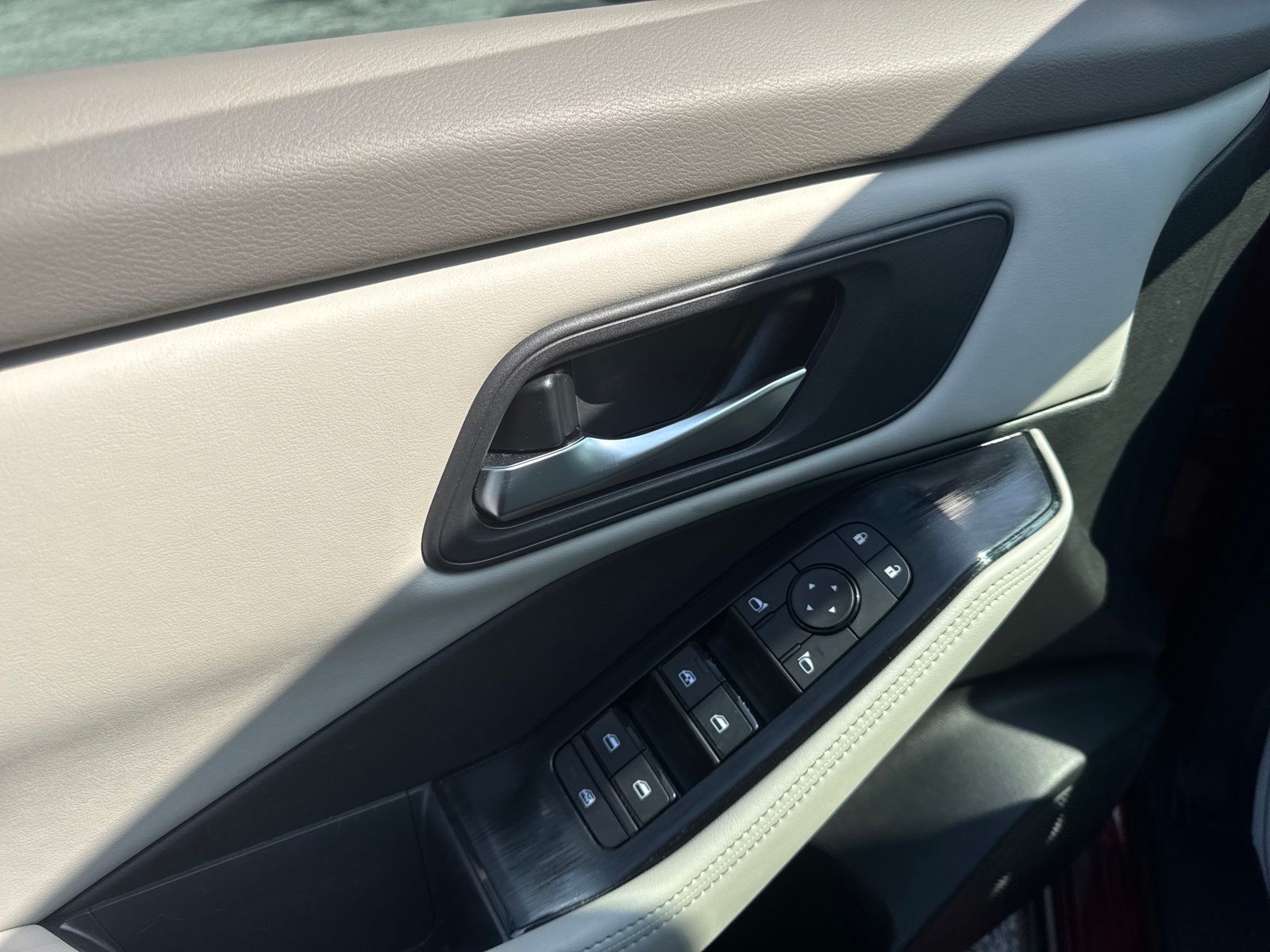 Used 2025 Nissan Rogue SV 4D Sport Utility