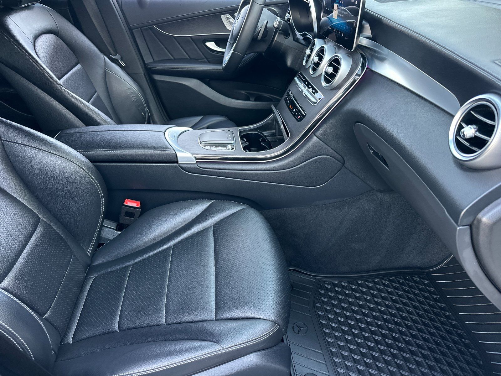 used 2022 Mercedes-Benz GLC car, priced at $36,990