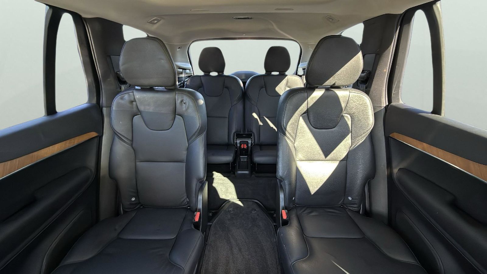 Used Car 2021 Volvo Xc90  T6 Momentum For Sale Under $30,000 In Austin, Texas