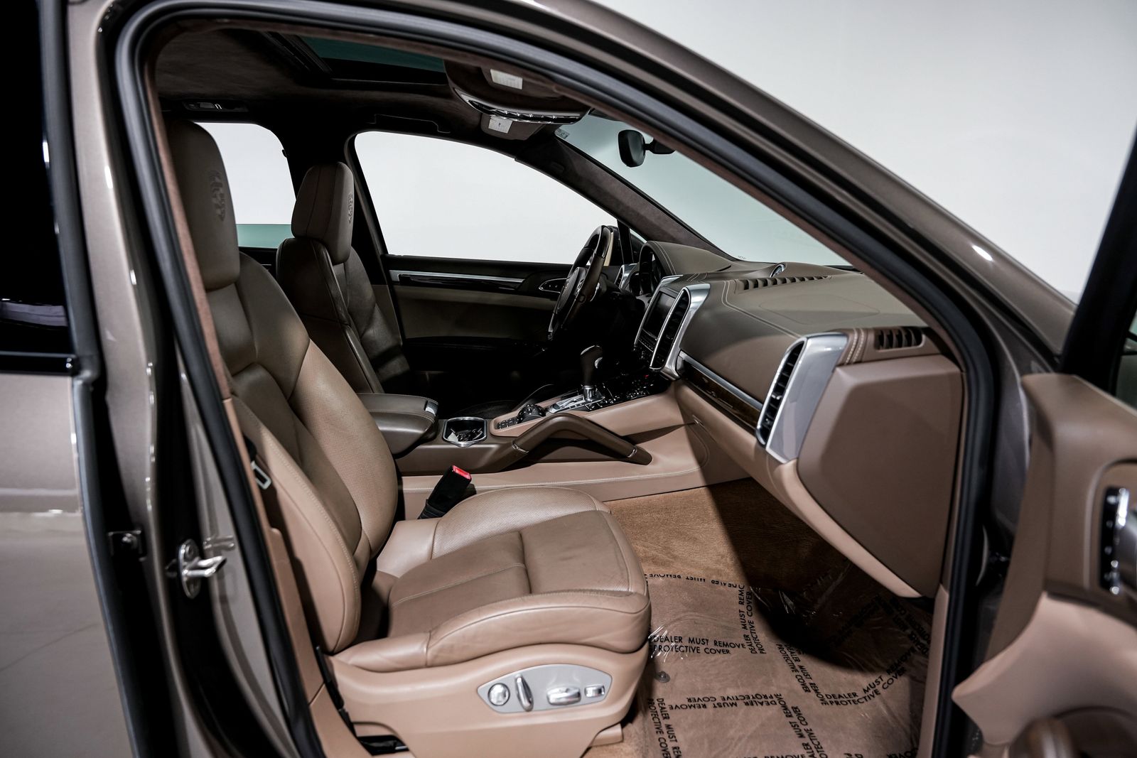 2013 Porsche Cayenne Turbo — photo 28