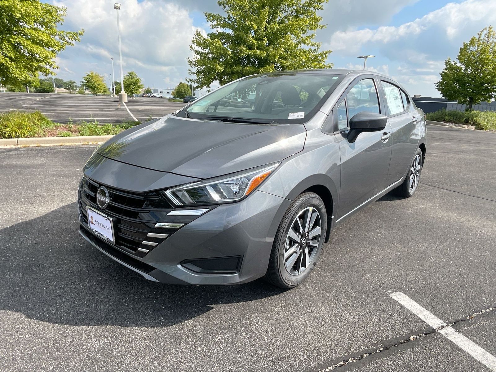 2024 Nissan Versa 1.6 SV 3