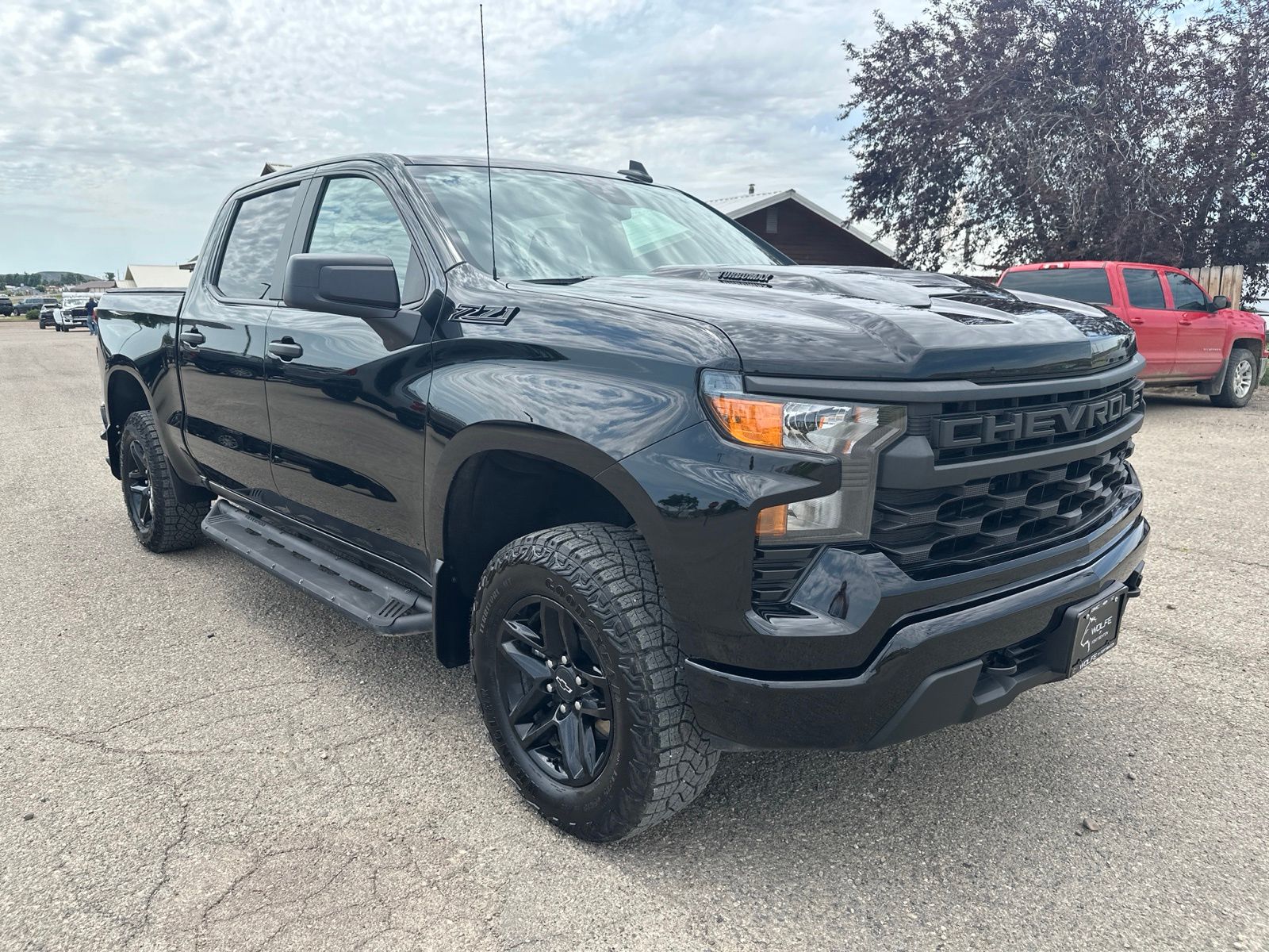  2025 Chevrolet Silverado 1500 Custom Trail Boss Crew Cab 4WD   