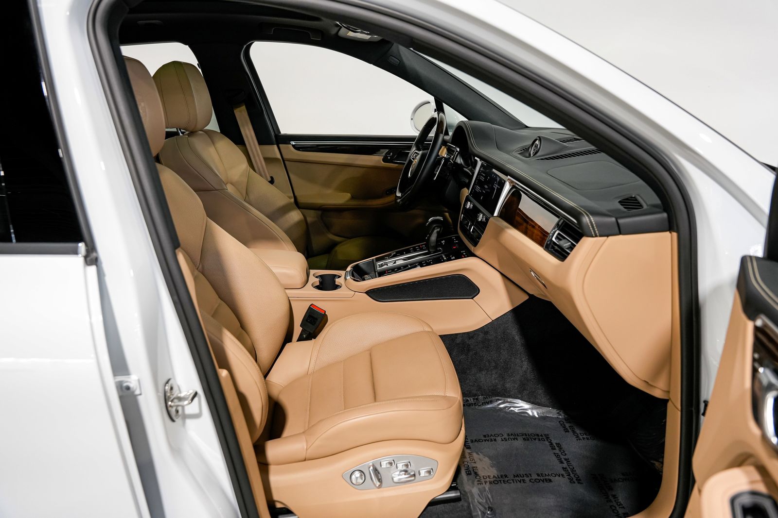 2023 Porsche Macan S — photo 25