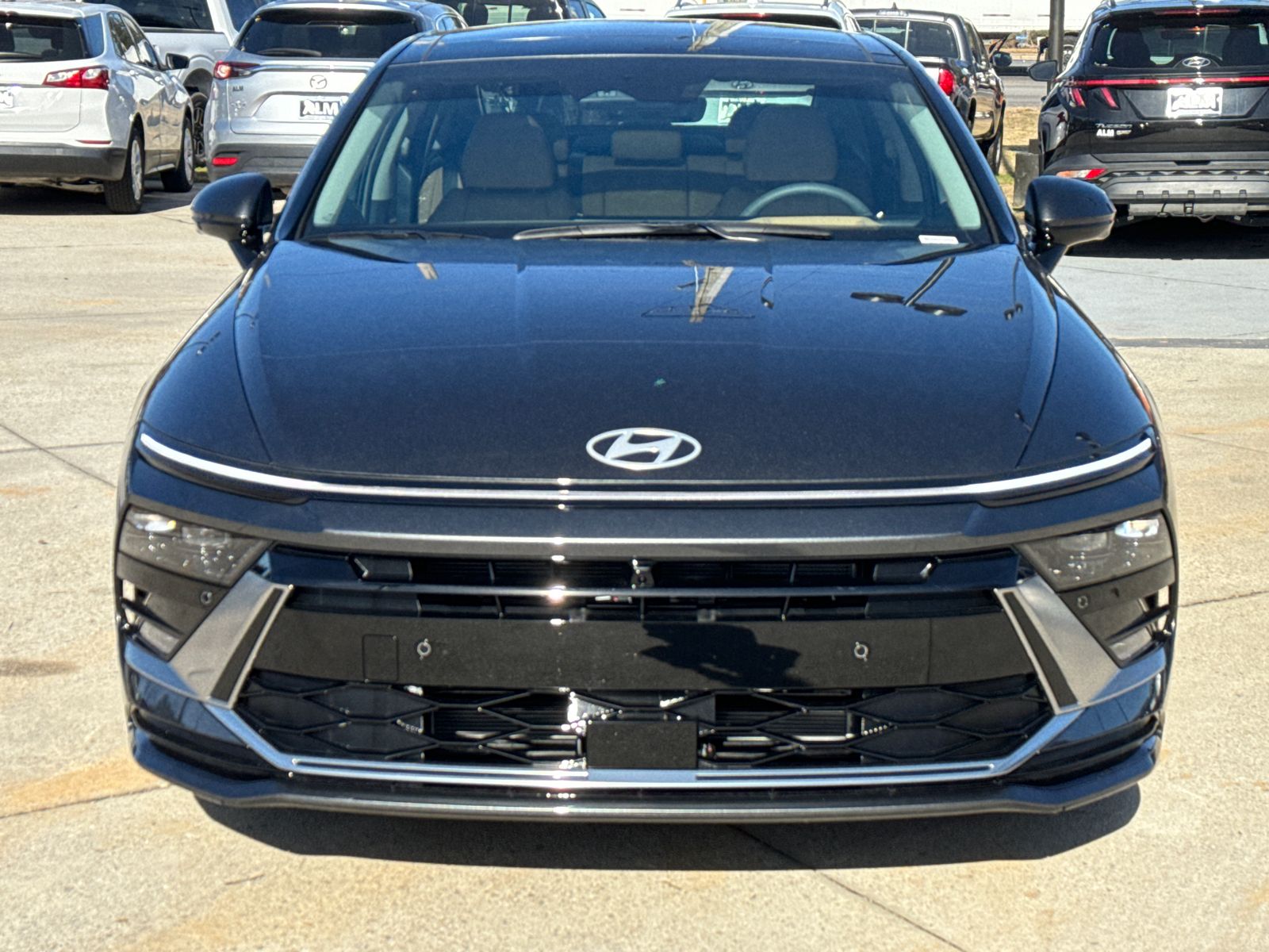 2025 Hyundai Sonata Hybrid Limited photo 2