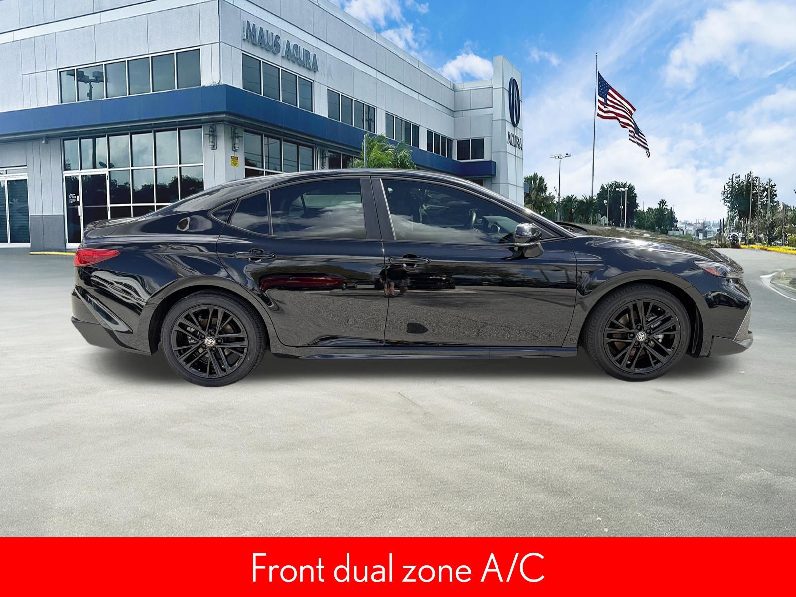 Used 2025 Toyota Camry SE 4D Sedan