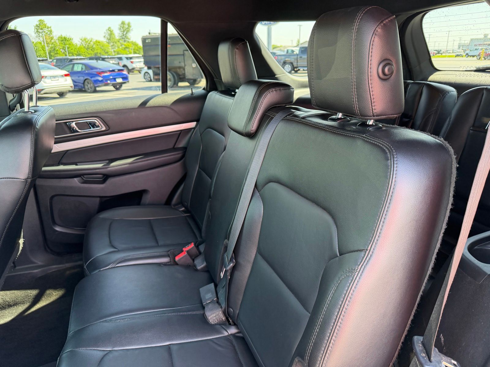 2017 Ford Explorer image 14