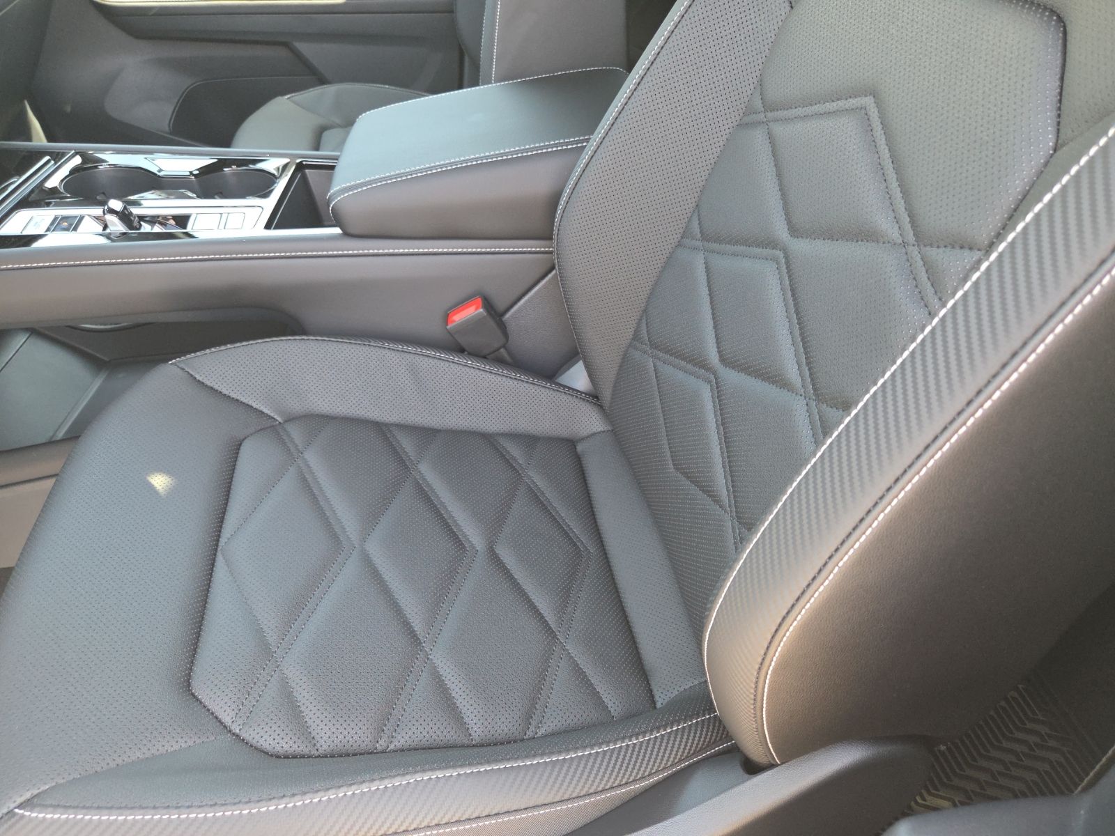 new 2026 Volkswagen Atlas Cross Sport car, priced at $43,906