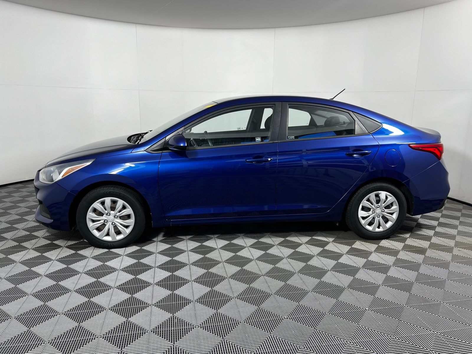 2019 Hyundai Accent SE 8