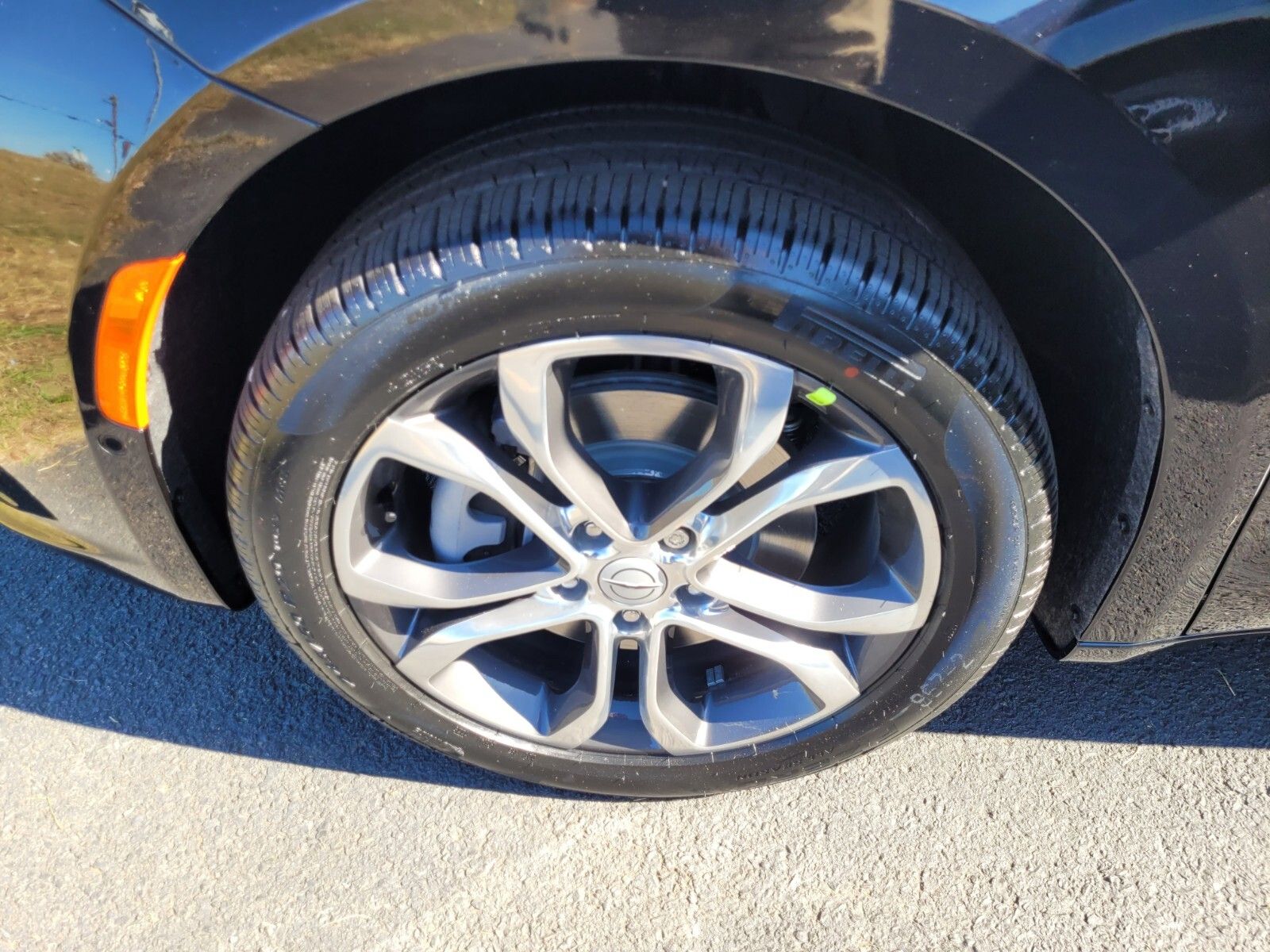 2026 Chrysler Pacifica Pinnacle photo 2