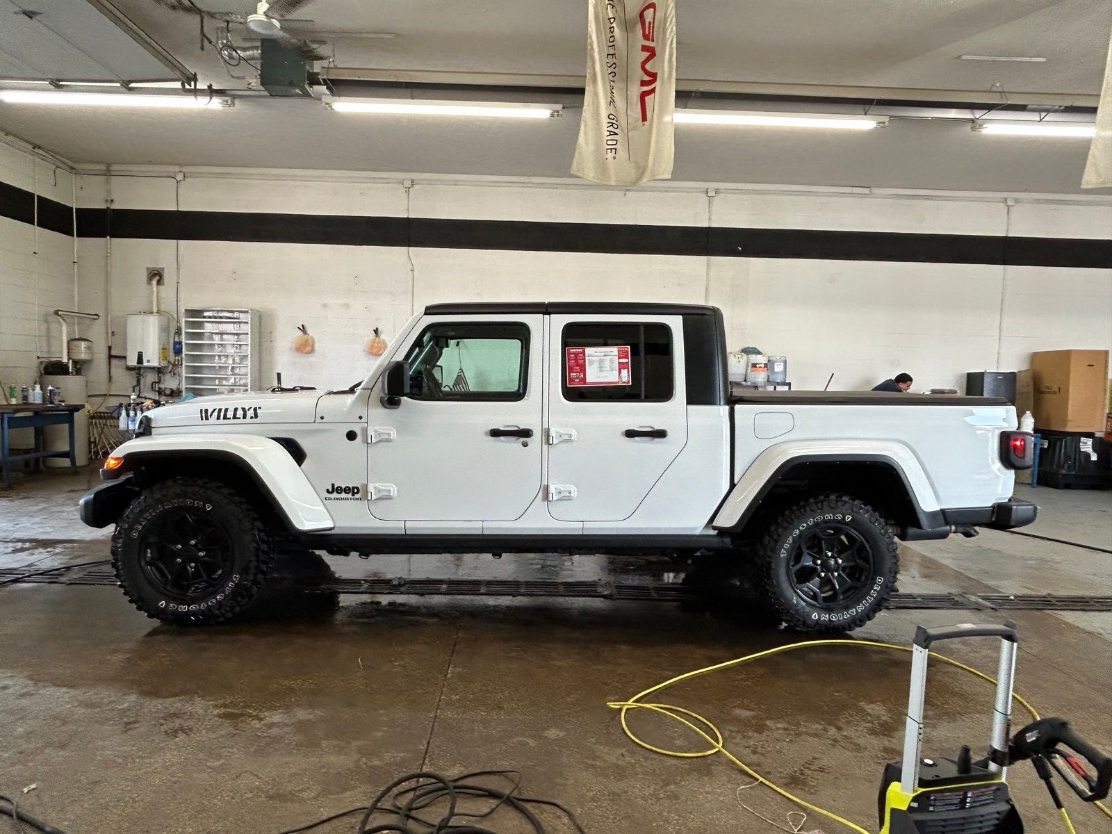 View vehicle photo 2