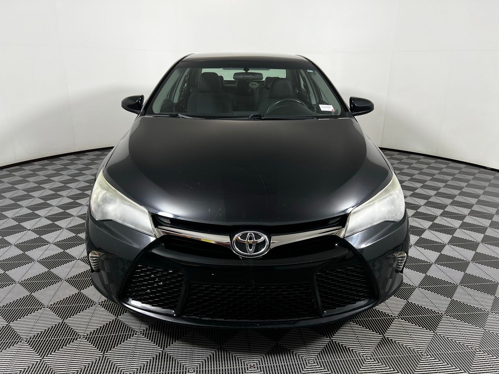 2016 Toyota Camry SE 3