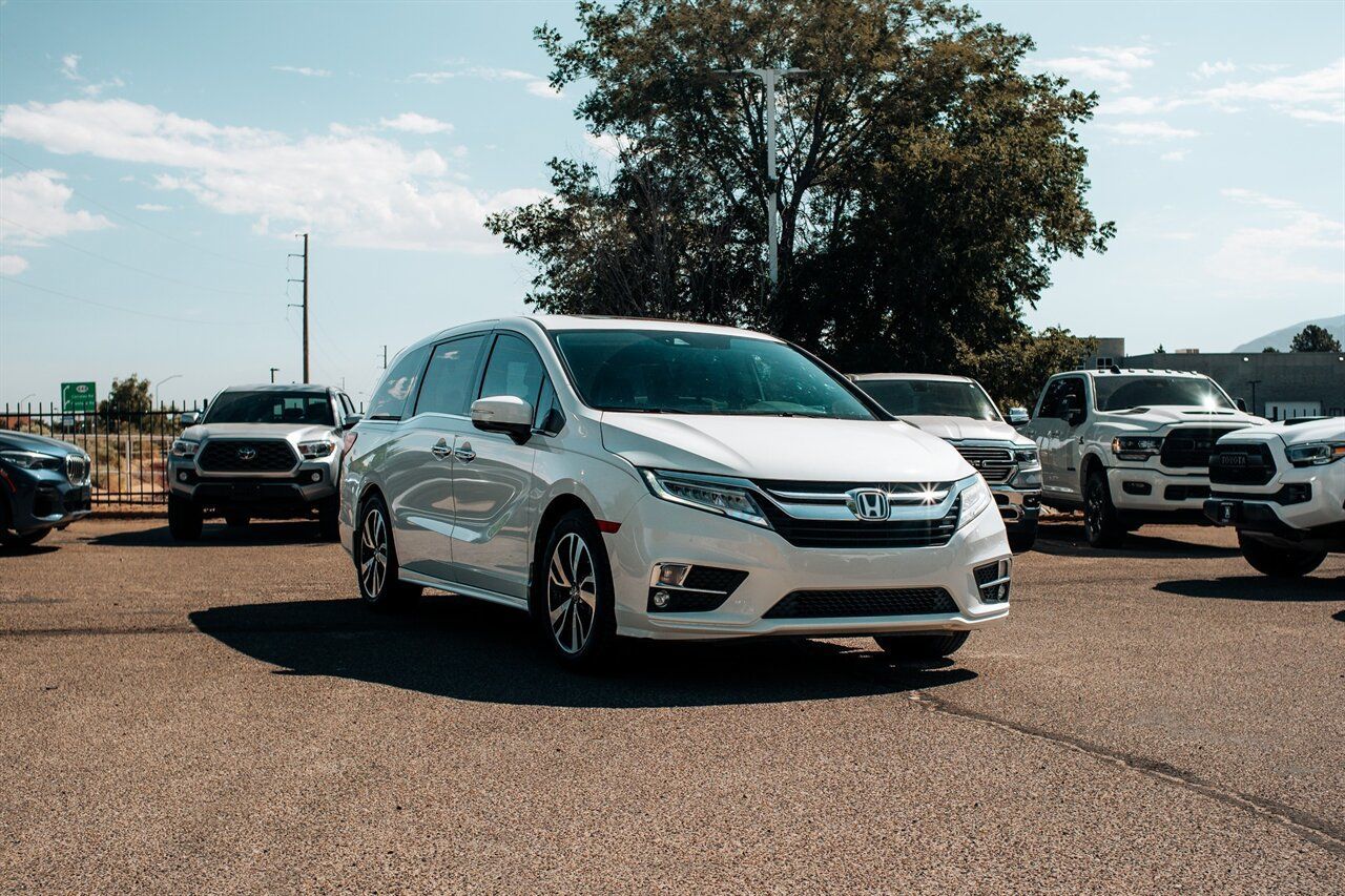 Diamond White Pearl 2018 Honda Odyssey Minivan Front-Wheel Drive Automatic