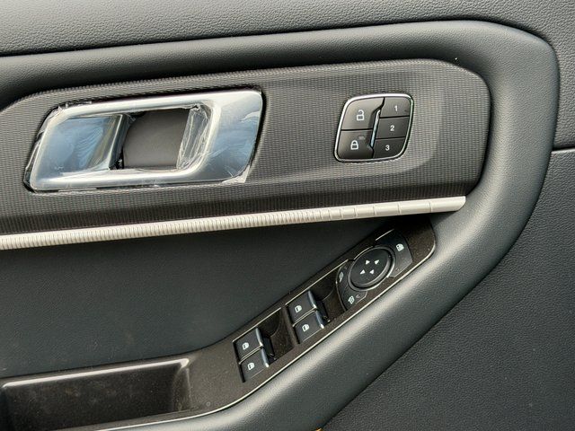 New 2026 Carbonized Gray Metallic Ford Tremor image 37