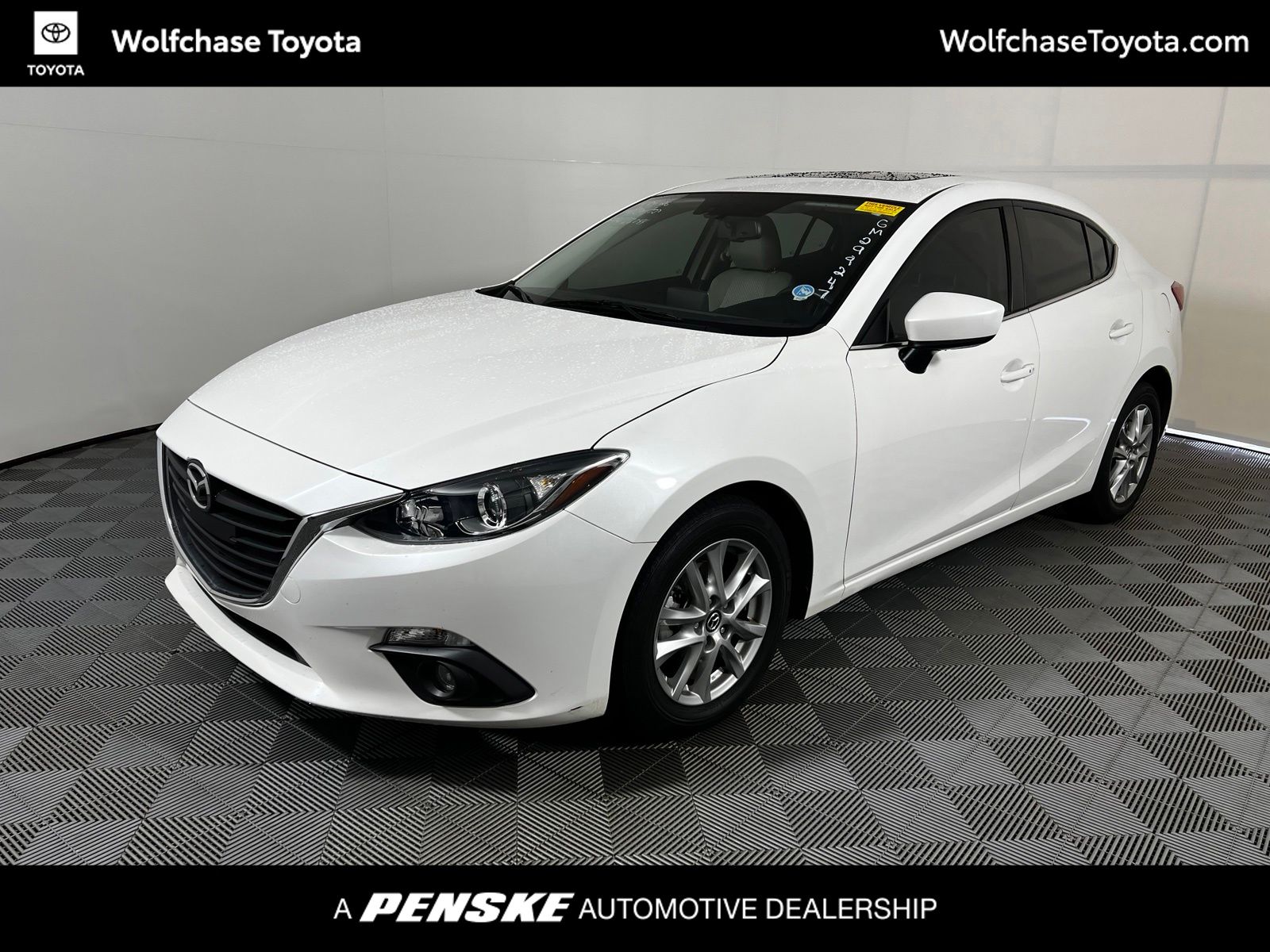 Snowflake White Pearl 2016 Mazda MAZDA3 i Touring Sedan Front-Wheel Drive 6-Speed Automatic