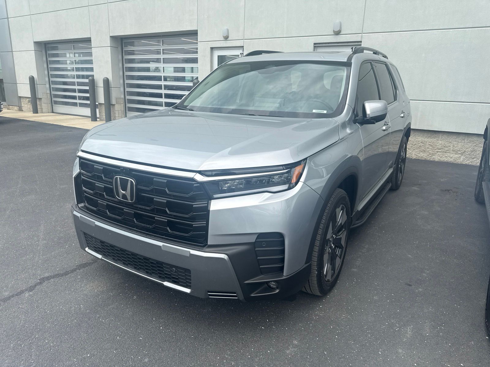 Solar Silver Metallic 2026 Honda Pilot SUV / Crossover All-Wheel Drive Automatic