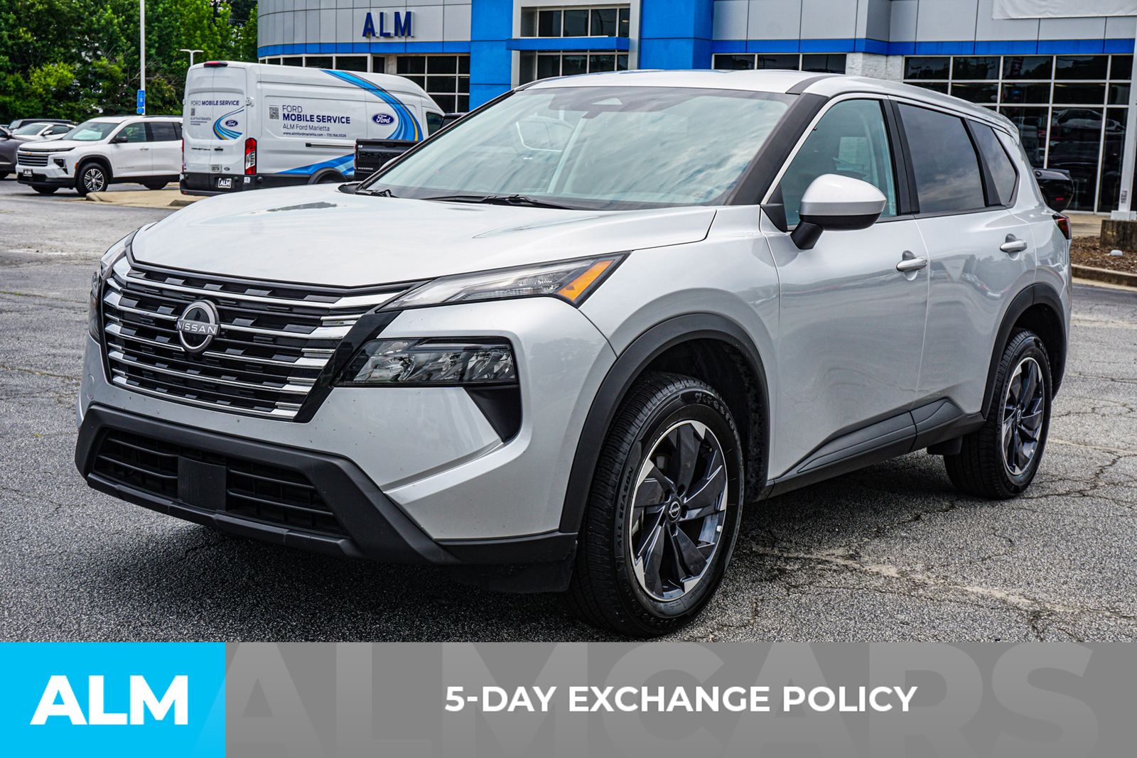 Used 2025 Silver Nissan SV image 4