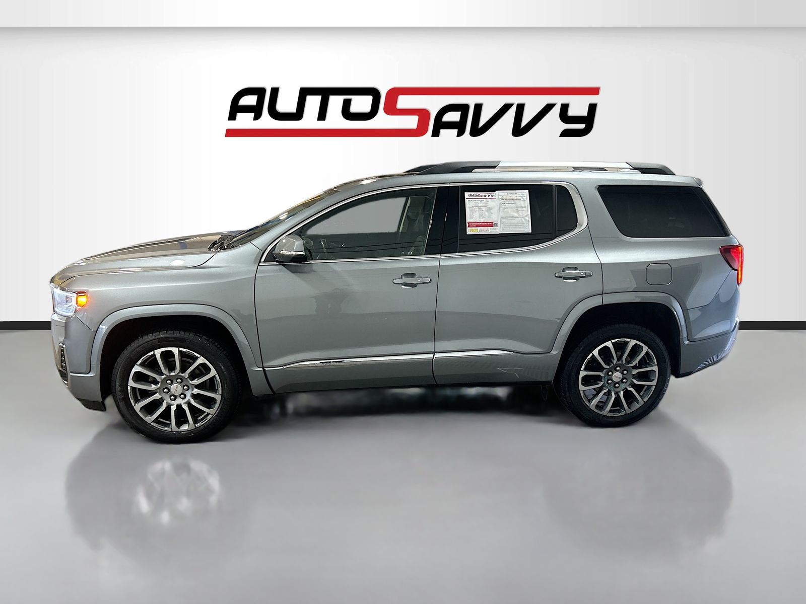 Used 2023 Silver GMC Denali image 4