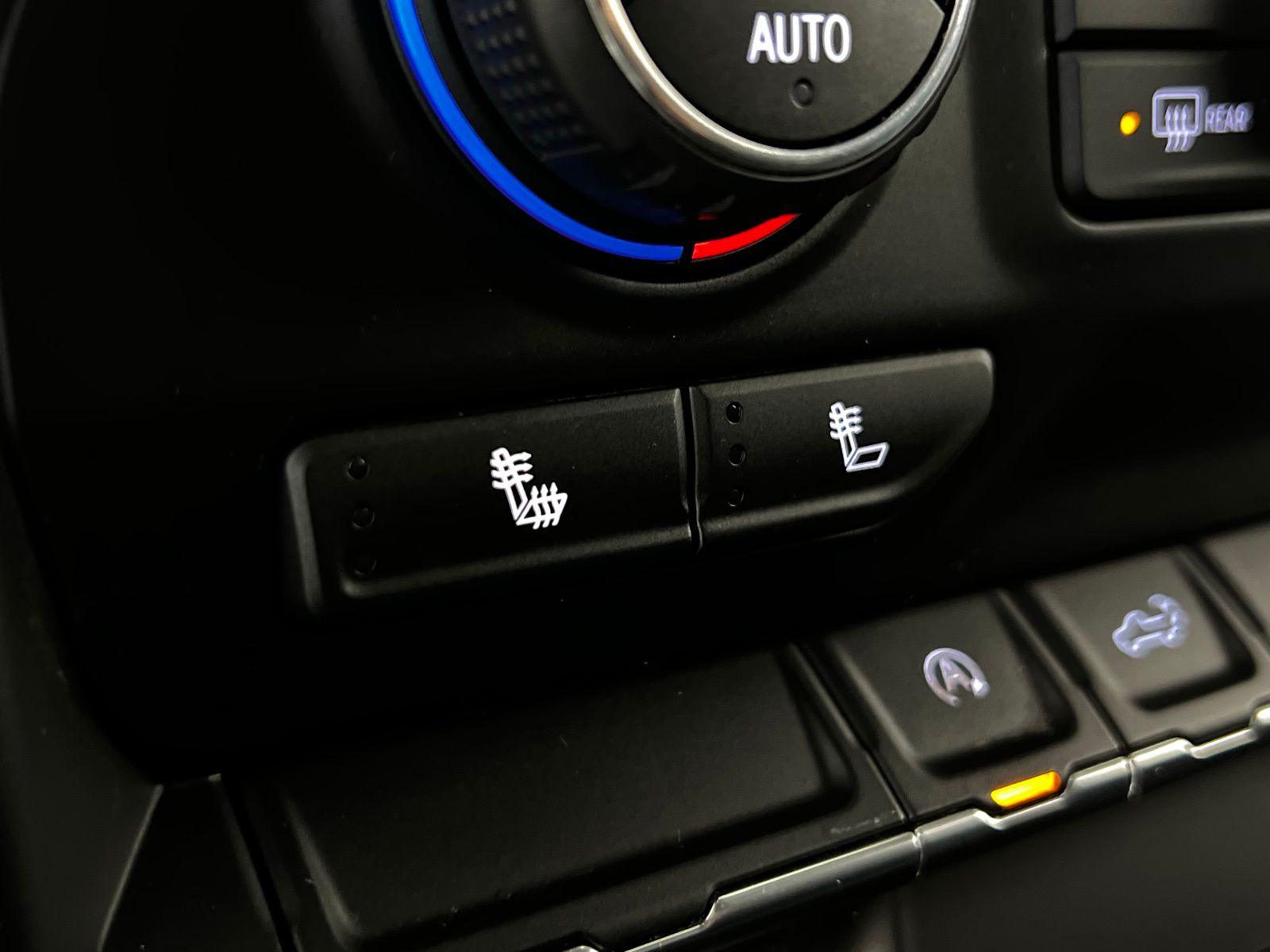 Thumbnail: 2020 Chevrolet Silverado 1500 - 20