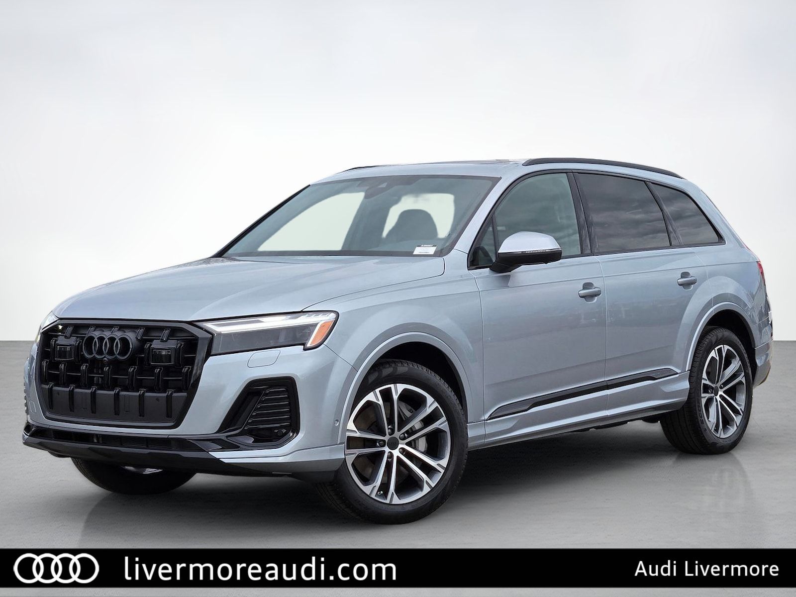 2026 Audi Q7 45 Premium Plus — full photo 1 of 45