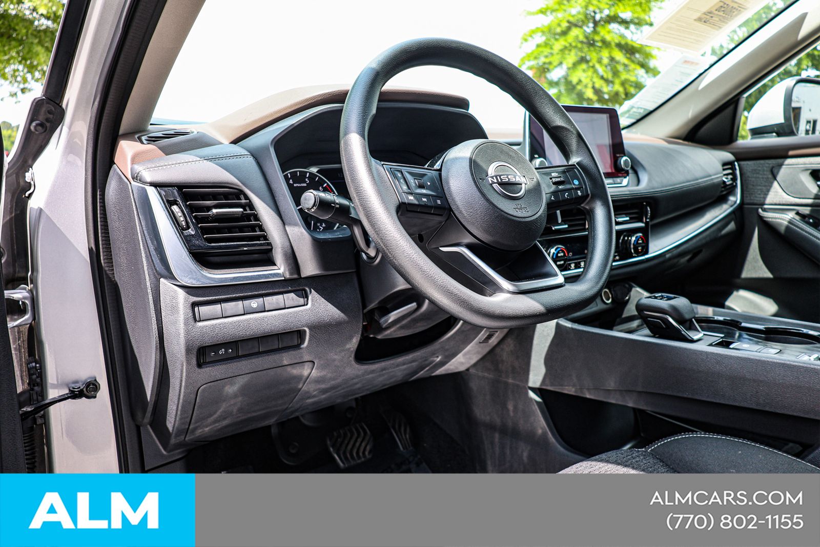 Used 2022 Silver Nissan SV image 22