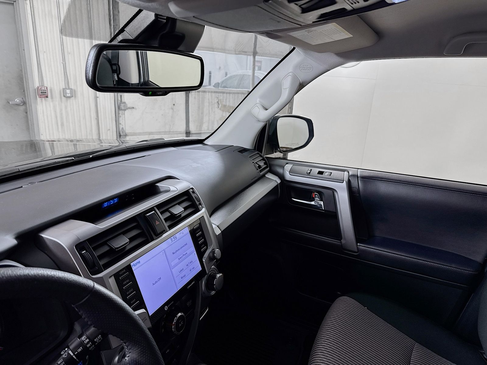 View vehicle photo 6