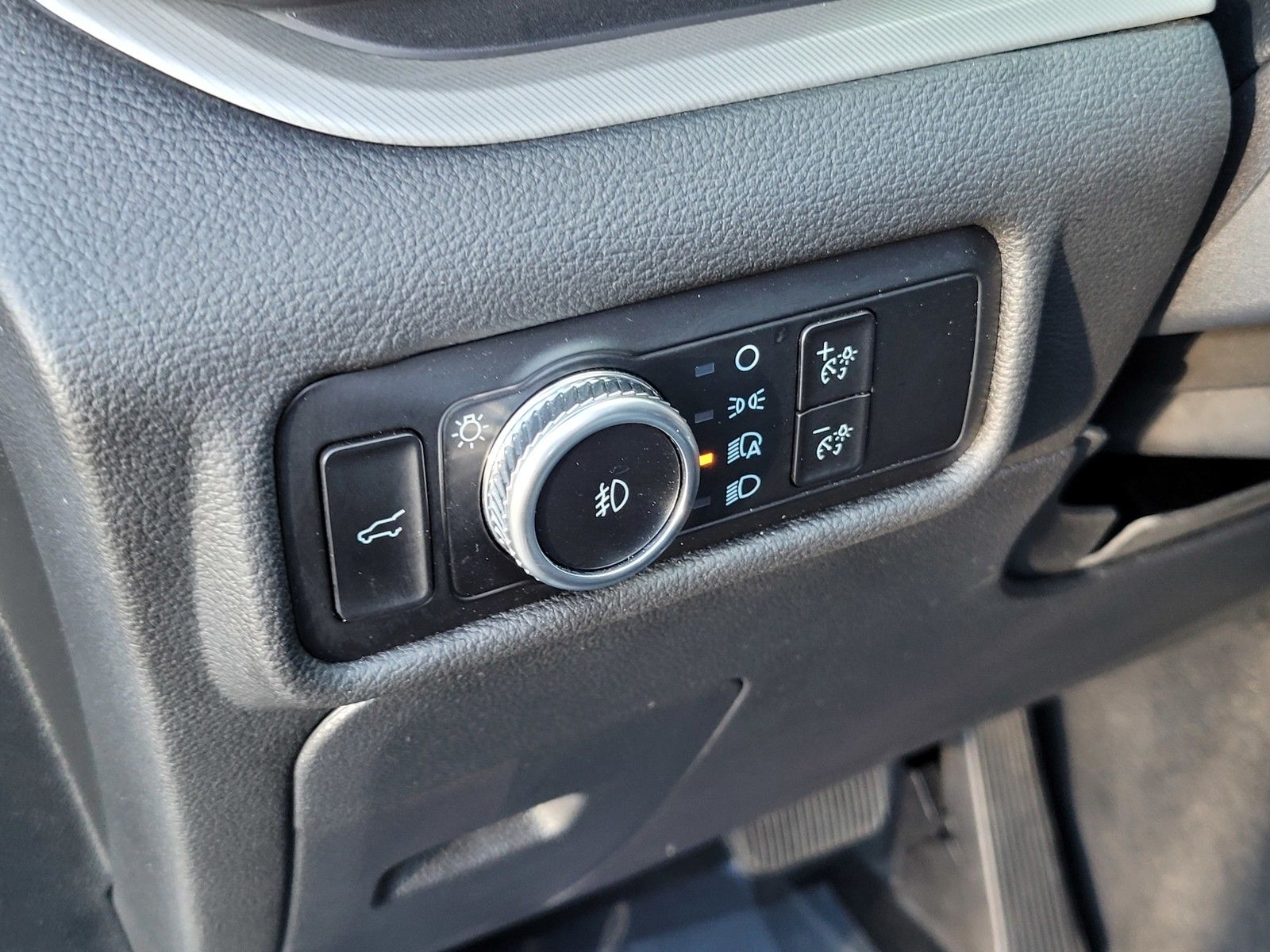 Used 2023 Black Ford XLT image 18