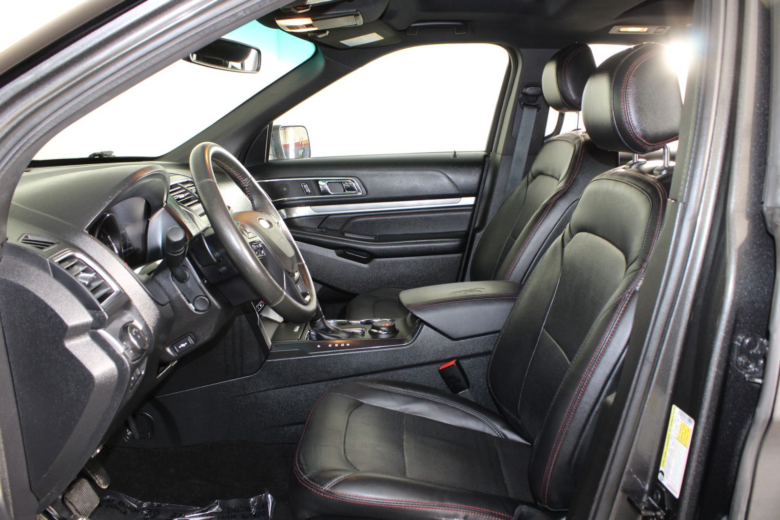 Used 2016 Gray Ford Sport image 9