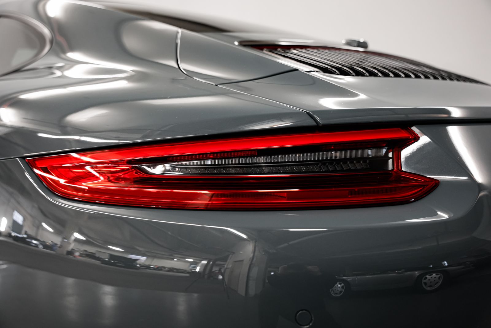 2018 Porsche 911 Carrera — photo 30