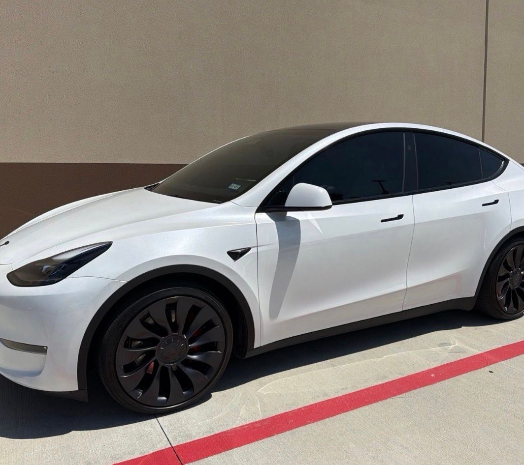 Pearl White Multi-Coat 2024 Tesla Model Y SUV / Crossover All-Wheel Drive 1-Speed Automatic