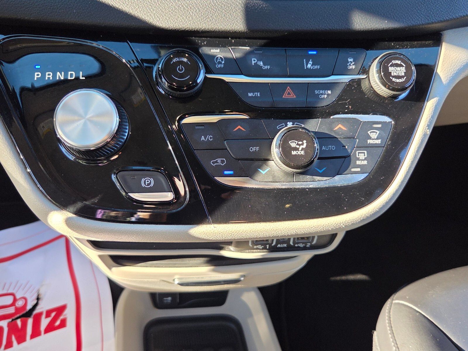 2023 Chrysler Pacifica Touring L - Photo 19