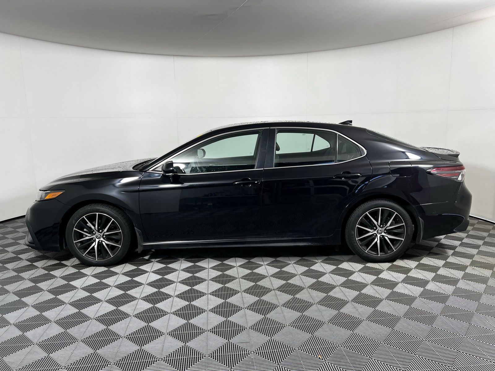 Thumbnail: 2023 Toyota Camry - 8