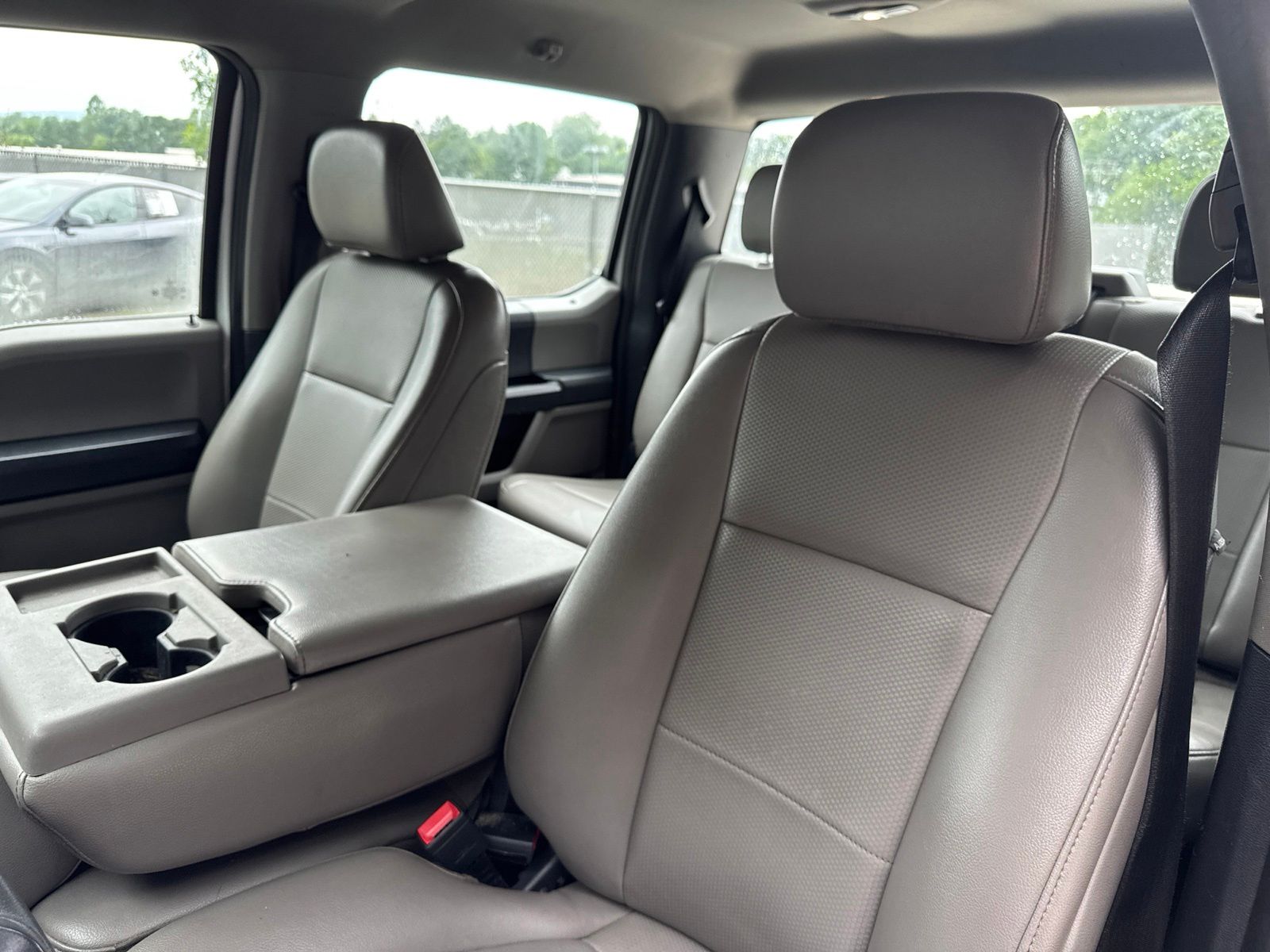 Used 2022 Oxford White Ford XL image 23