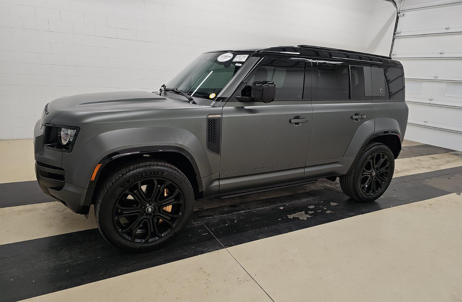 Faroe Green Premium Metallic 2025 Land Rover Defender 110 P635 OCTA AWD SUV / Crossover All-Wheel Drive 8-Speed Automatic