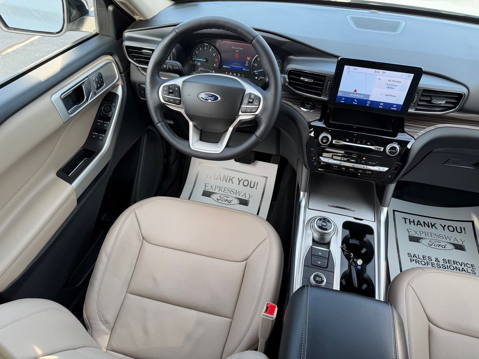 2022 Ford Explorer image 15