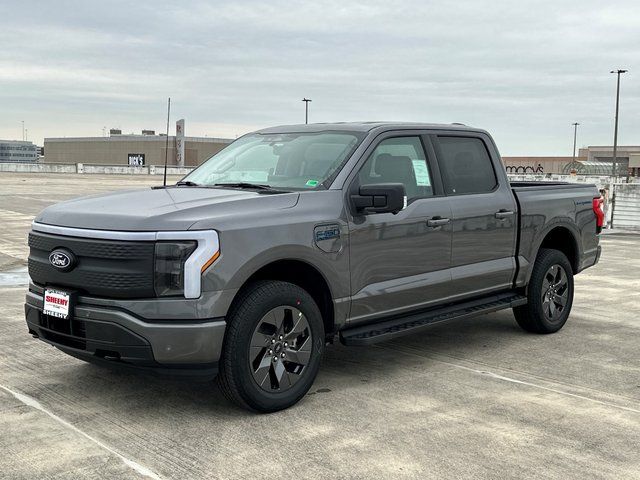 New 2025 Carbonized Gray Metallic Ford Flash image 2