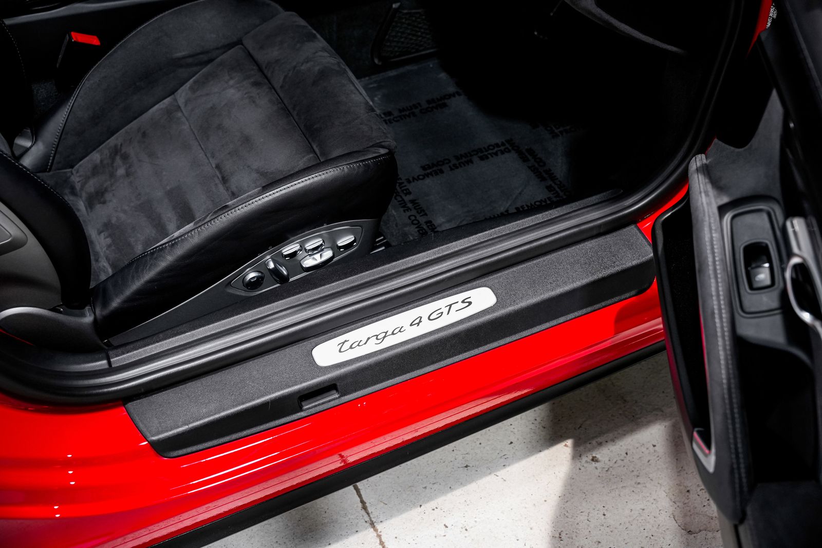 2017 Porsche 911 Targa 4 GTS — photo 27