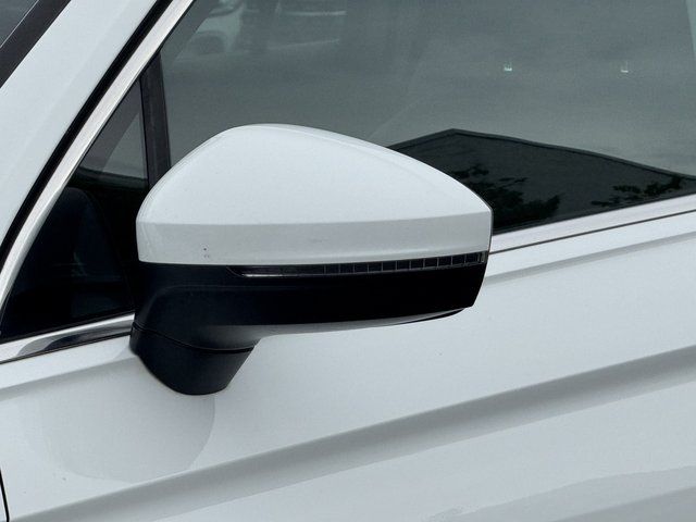 Used 2018  Volkswagen 2.0T SE image 24