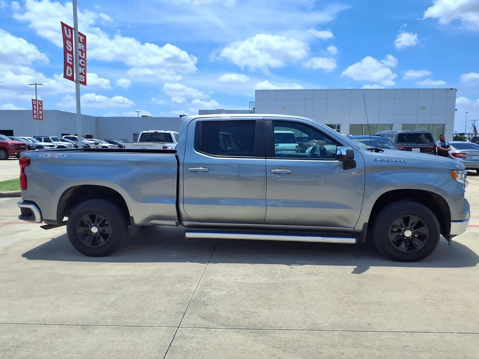 2023 Chevrolet Silverado 1500 LT - 3