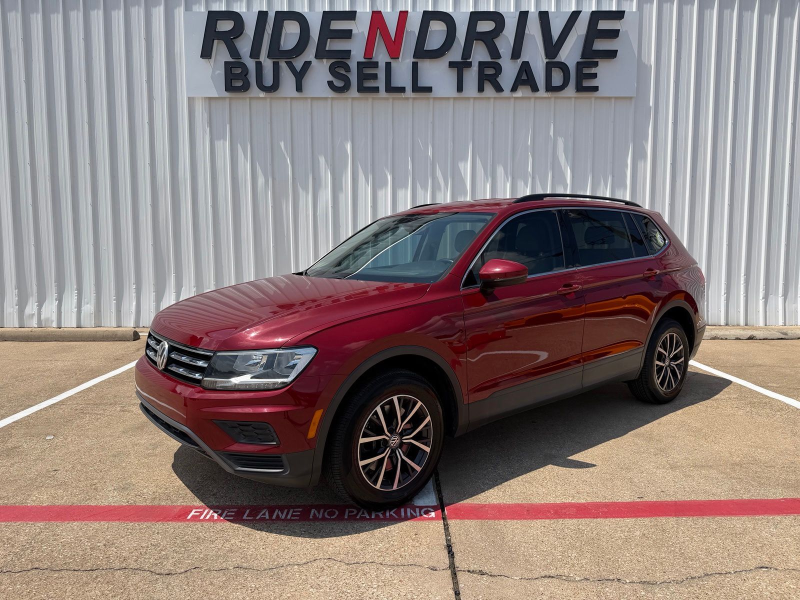 Cardinal Red Metallic 2019 Volkswagen Tiguan SUV / Crossover Front-Wheel Drive Automatic