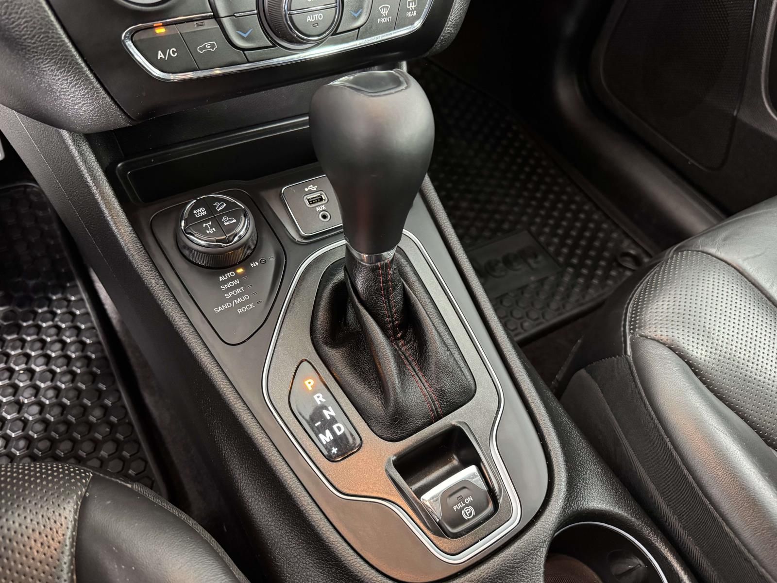Used 2019 Gray Jeep Trailhawk image 16