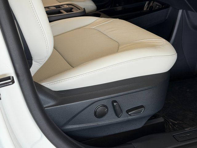 New 2026 Star White Metallic Tri-coat Ford Premium image 10