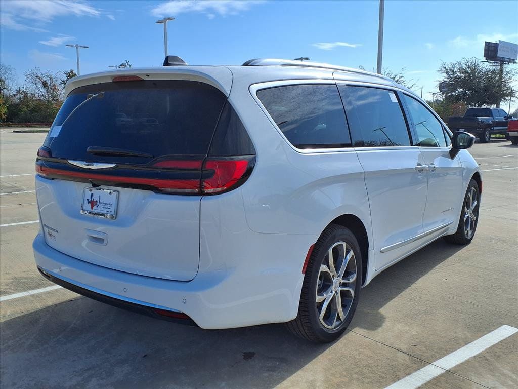 2026 Chrysler Pacifica Pinnacle - 2