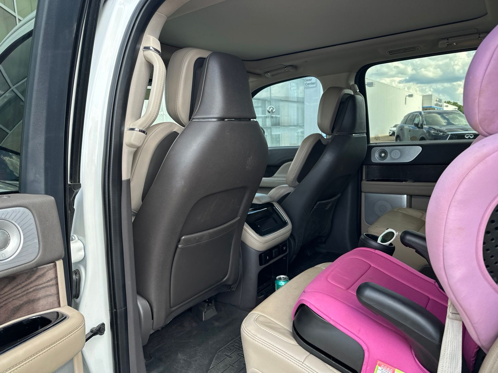 2023 Pristine White Metallic Tri-Coat Lincoln Navigator Reserve 4X4 SUV