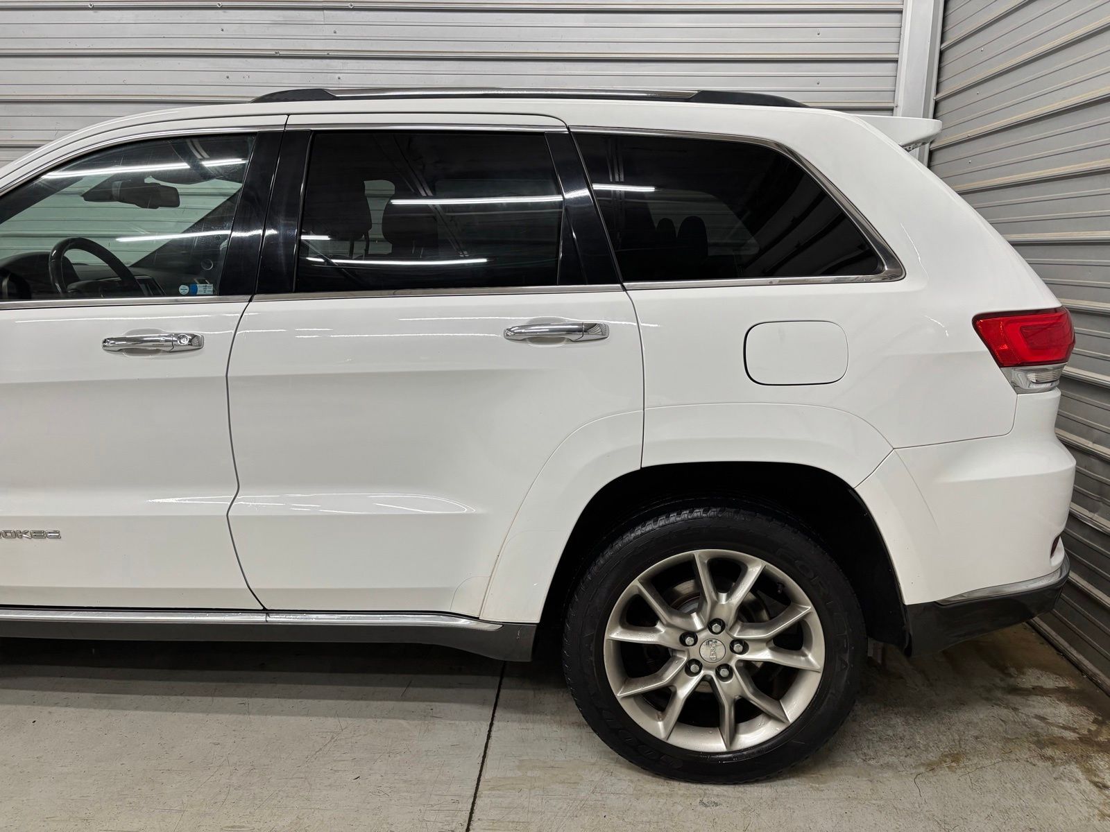 2015 Jeep Grand Cherokee Summit - Image 5
