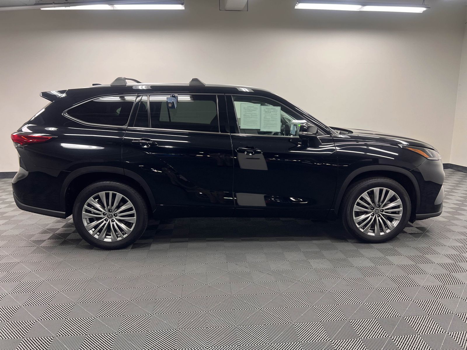 used 2023 Toyota Highlander car, priced at $39,388