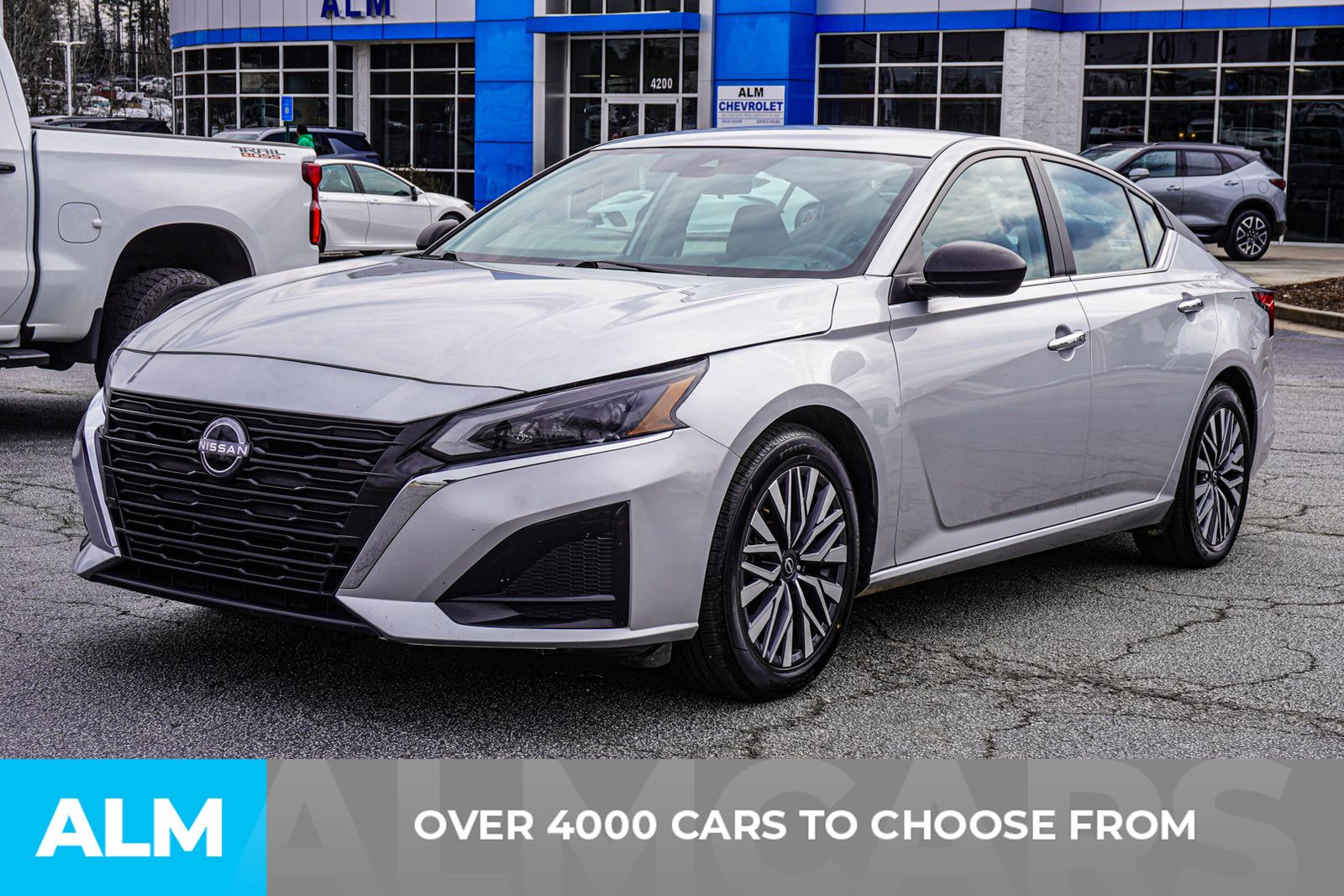 Used 2024 Silver Nissan 2.5 SV image 3
