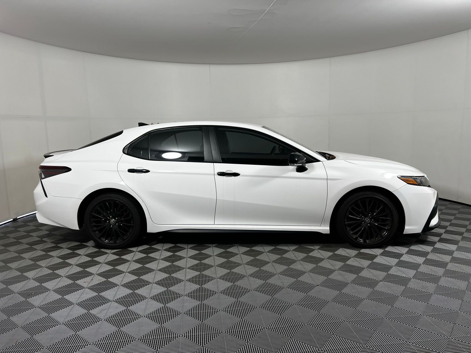 Thumbnail: 2022 Toyota Camry - 4