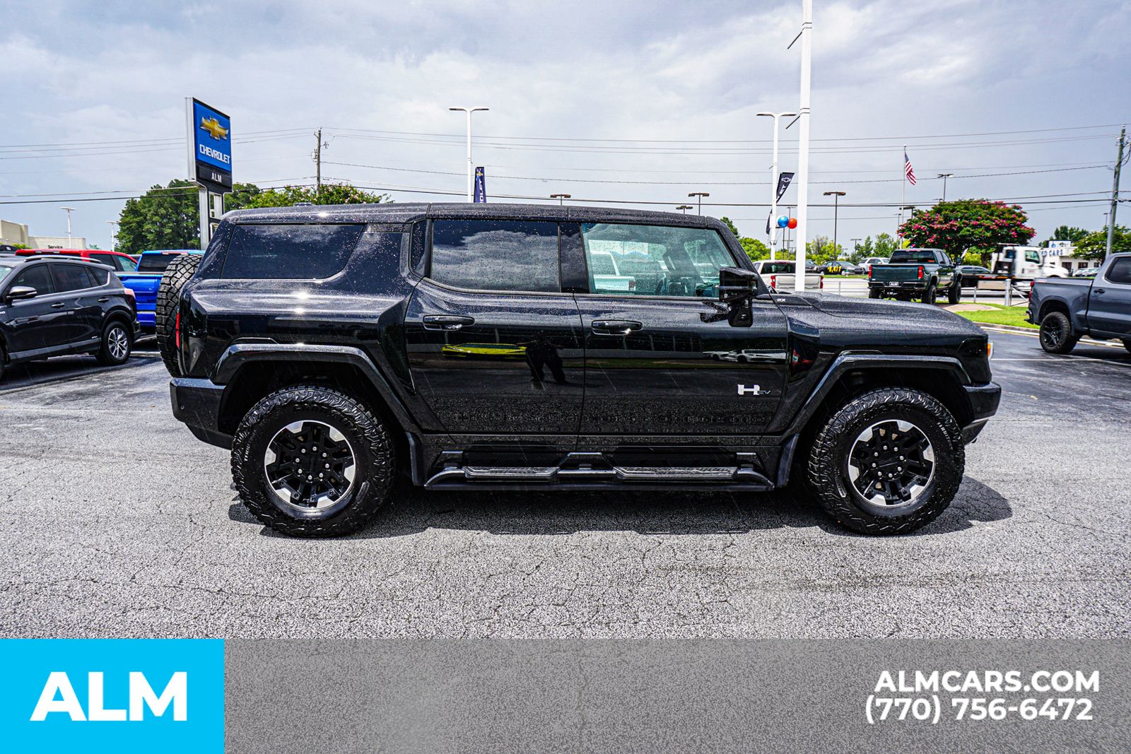Used 2024 Black GMC 2X image 10