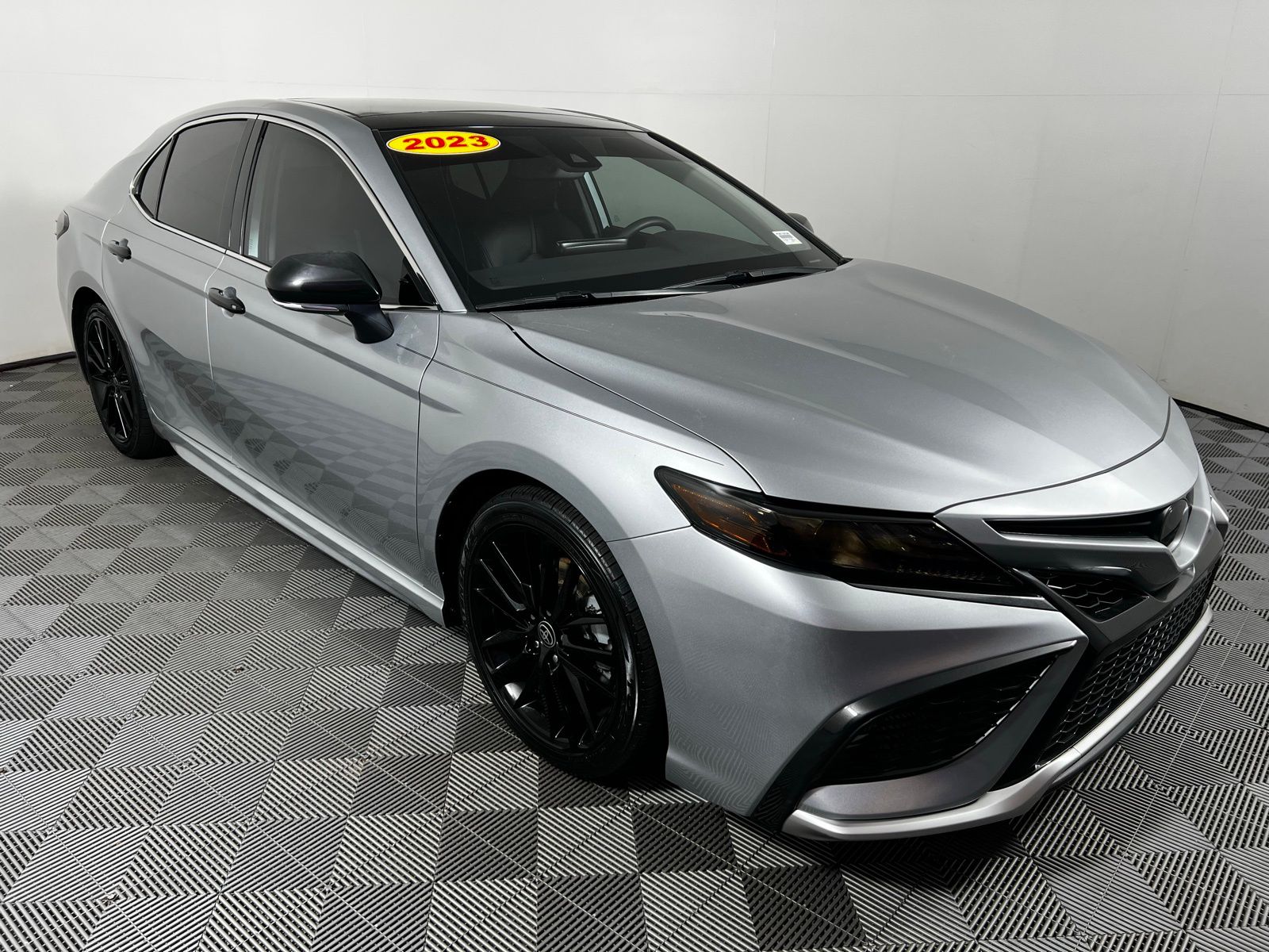 2023 Toyota Camry XSE 3